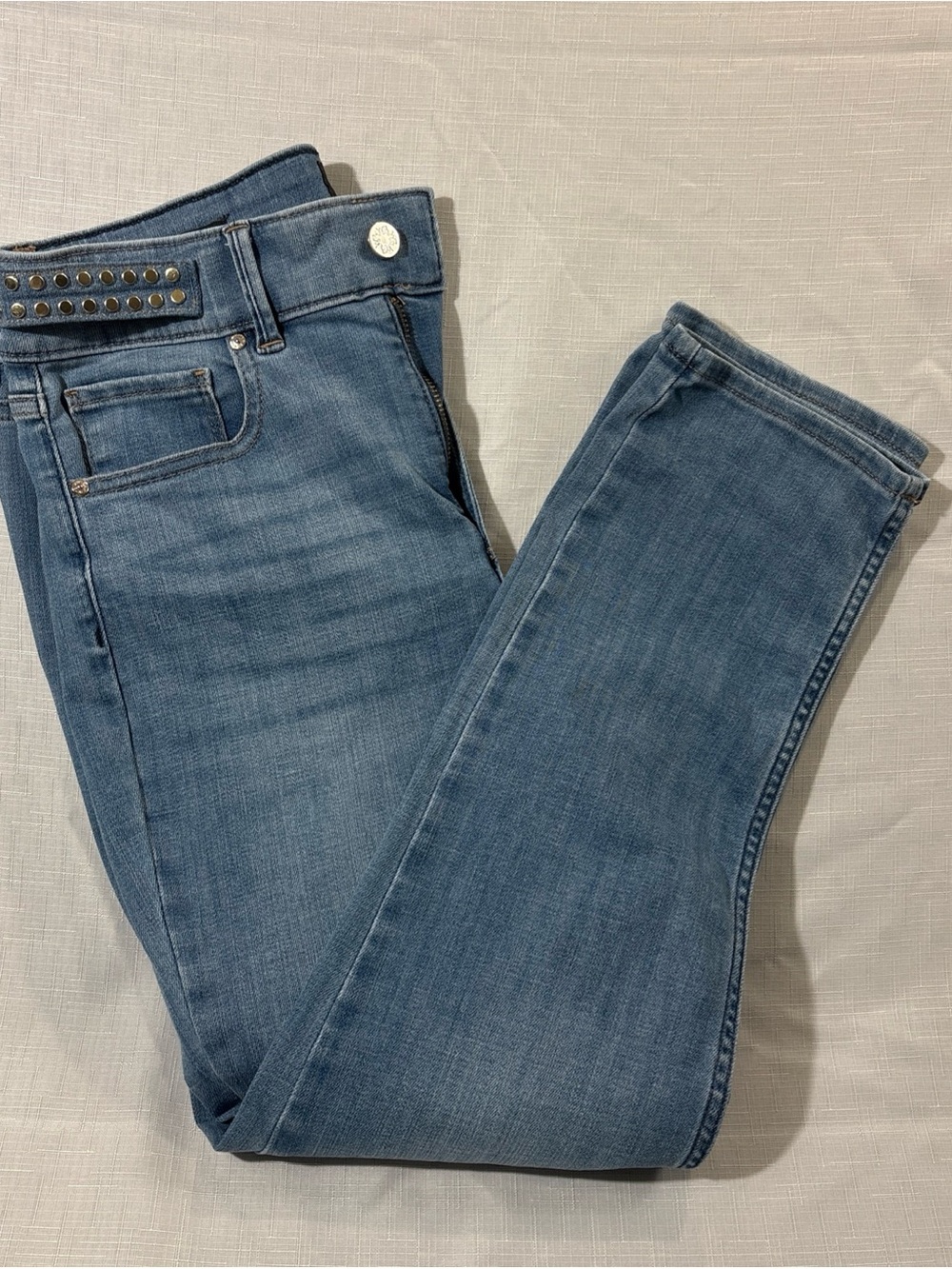 White House Black Market High Rise Slim Crop Jeans Sz 6 Everyday Soft Med Wash